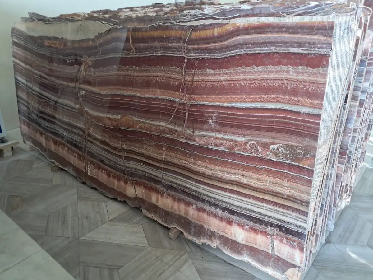 Onyx Lavared